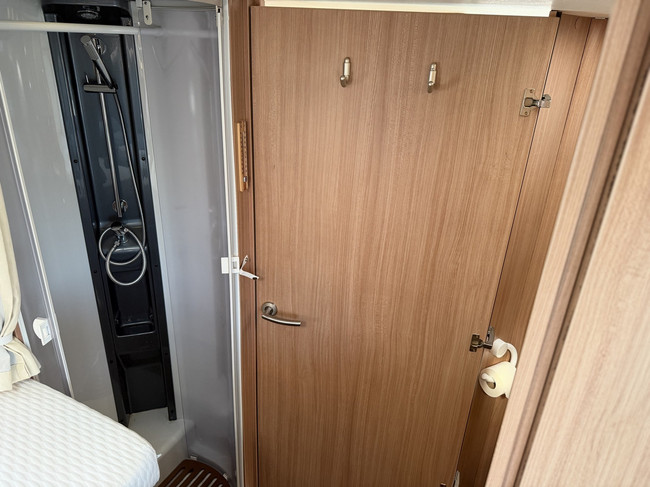 Knaus SKY TI 700 MEG SILVER SELECTION / Free Storage photo: 15