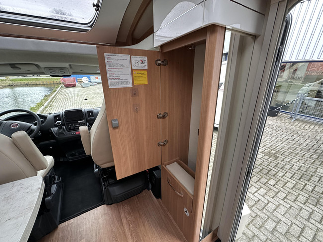 LMC Breezer V 646 automaat foto: 11