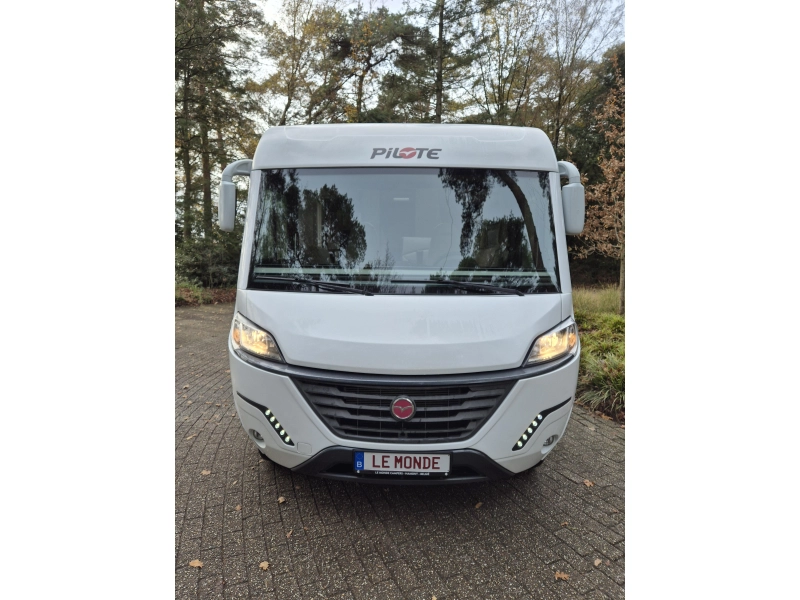 Pilote Essentiel G 740 AUT. 9-T TWINBED TV Solar  foto: 4