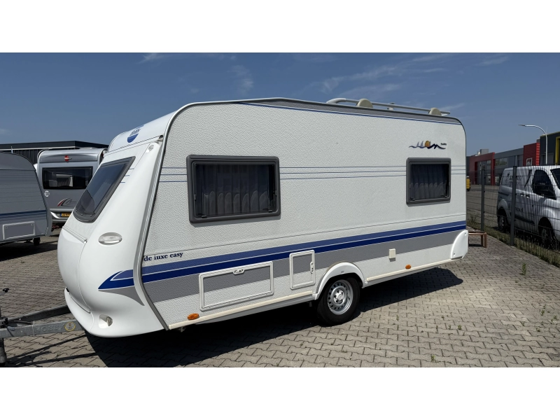 Hobby De luxe Easy 450 UF cama transversal asiento redondo inodoro foto: 13