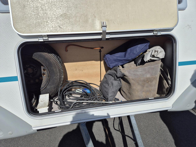 Eifelland 550TKM Stapelbed + treinzit + voortent. 5 pers. foto: 4