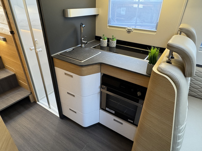 Adria Sonic 700 SL Plus 180 CV AUTOM&Aacute;TICO 9 velocidades Euro6 Fiat Ducato 8 Maxi **Camas individuales/4 asientos/4+1 plazas para dormir/4400 kg/Foto solar: 10
