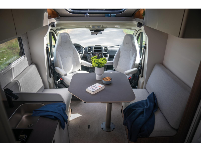 LMC Cruiser 750 EF cara a cara 2027 foto: 6