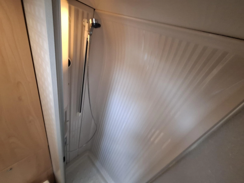 B&uuml;rstner Harmony 585 T 2.3JTD 110Pk 2x Airco photo: 6