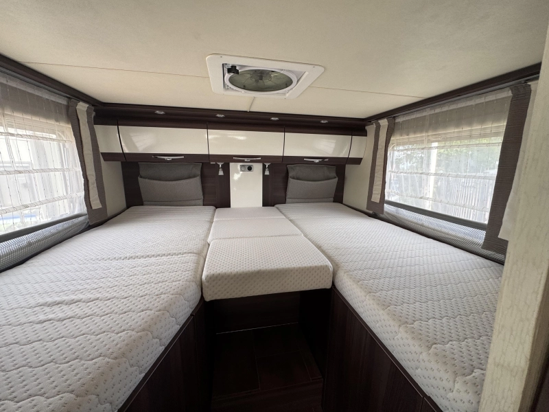 Bürstner Fifty Five 690 T Enkele bedden cruise& enz  foto: 6