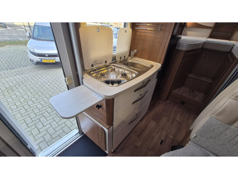 Hymer Exsis 578 Lengtebed + Hefbed Euro 6  foto: 6
