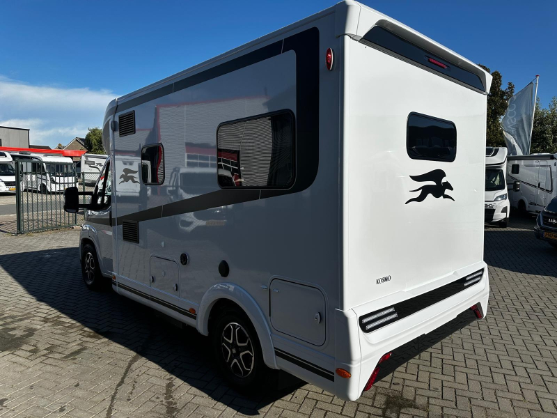 Laika Kosmo L 105 Asiento redondo &iquest;&Uacute;NICO? 5.99m de largo foto: 2