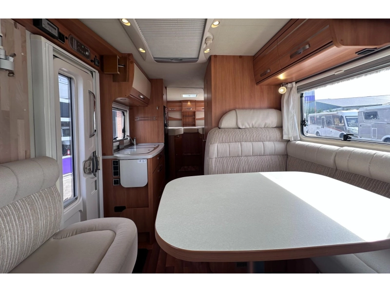 Hymer Exsis-I 678 solo 29000 km foto: 6