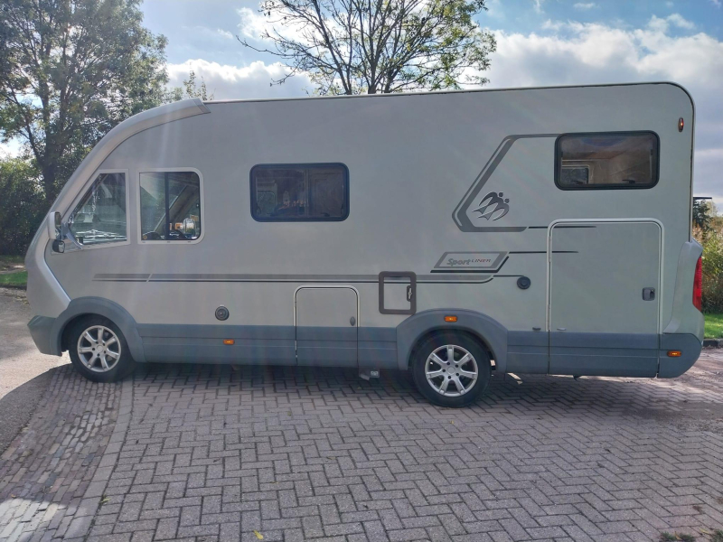 Knaus Sportliner 650 MG met solair en maxxfan  foto: 15