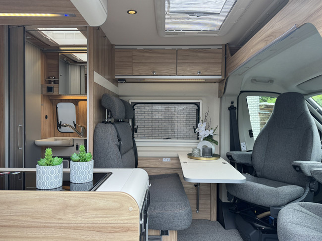 Hymer Yosemite 600 L&Auml;NGSBETTEN 160 PS Euro6 Fiat Ducato **Einzigartig/Dieselheizung/4 Sitzpl&auml;tze/2x Wohnraumbatterie/Markise/1. Besitzer/Nur Foto: 1