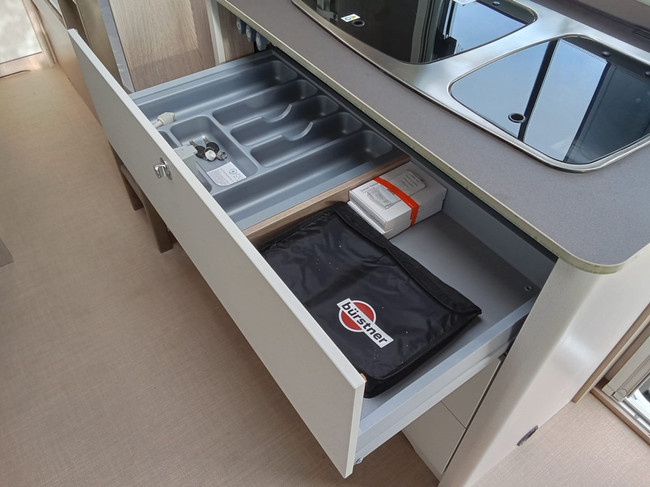 Bürstner Premio Plus 510 TK foto: 13