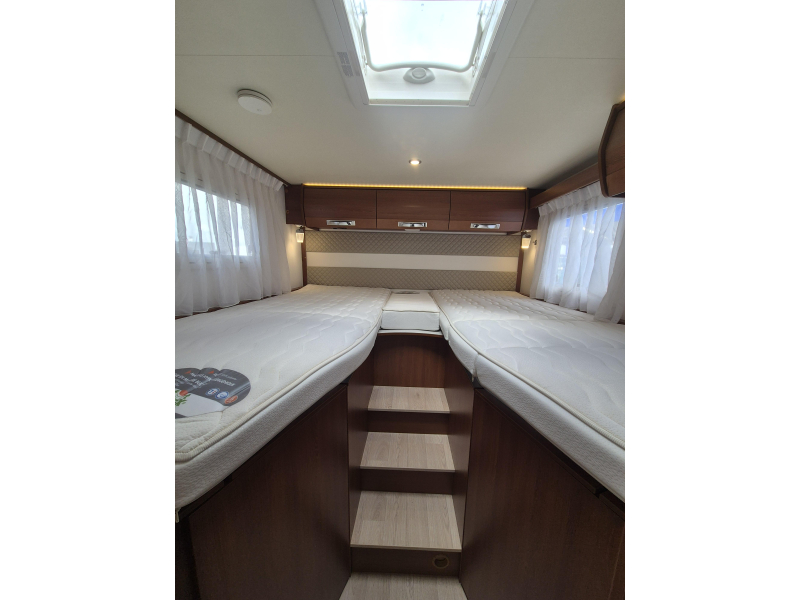 Rapido 8066 DF 150 PS Automatik Foto: 12