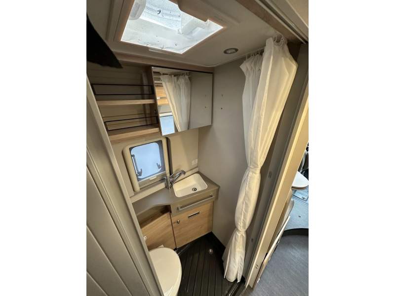 Dethleffs Globetrail 640 BTW voertuig  foto: 9