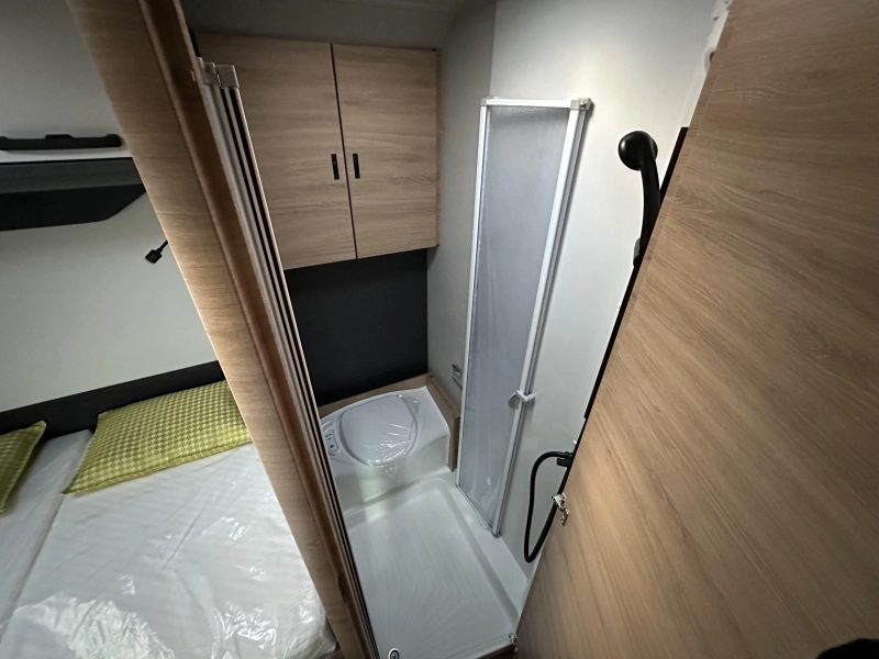 Knaus L!ve Wave 650 MF AUTOMATIK + HUBBETT Foto: 13