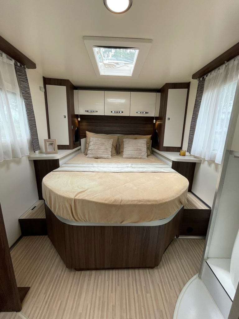 Chausson Cocoon 497 QUEENSBED + HEBEBETT AUTOMATIK KLIMAANLAGE KAMERA Foto: 20