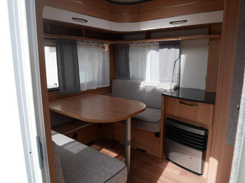 LMC Style 450 D Incl. Mover en luifel  foto: 4