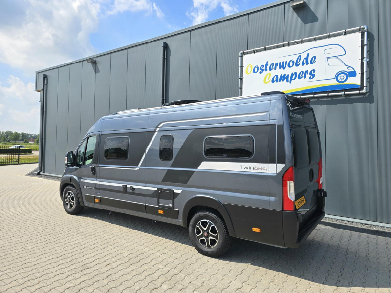 Adria Twin Supreme 640 SLB Lits jumeaux automatique 9G photo : 1