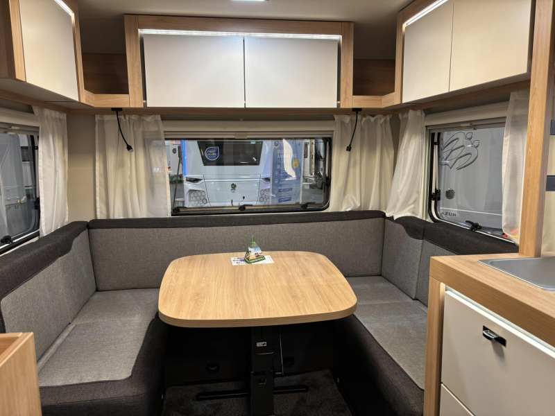 Knaus Sport 450 FU ROUND SEATING FRENCH BED!! photo: 13