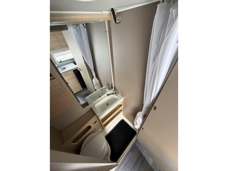 Weinsberg CaraCito 470 EU Single beds photo: 12