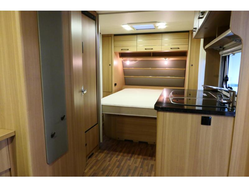 Eriba Living 550 Queens bed  foto: 9
