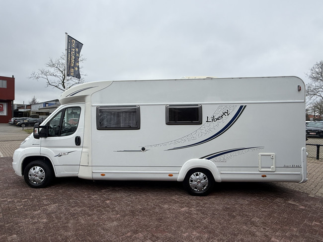 LMC Liberty ti 662 160 pk Fransbed dakairco fietsenrek luifel trekhaak achteruitrij-camera foto: 7