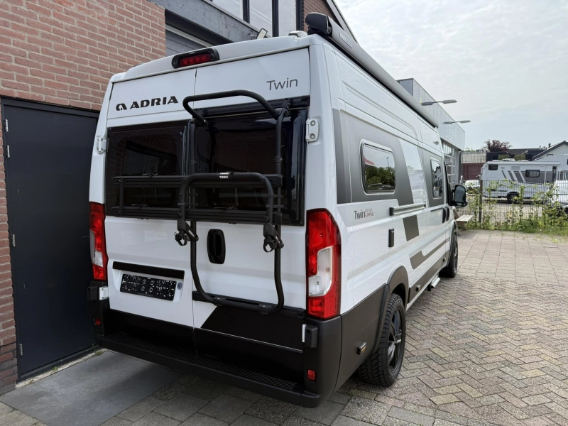 Adria Twin 640 SLB Supreme Automaat 160pk  foto: 5