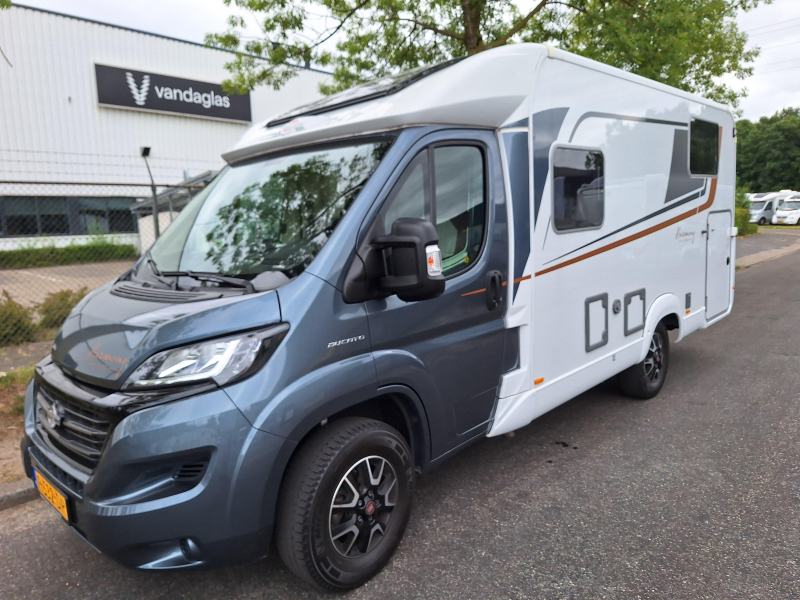 B&uuml;rstner Travel Van 620 T 9G MOD&Egrave;LE COMPACT AUTOMATIQUE photo : 15