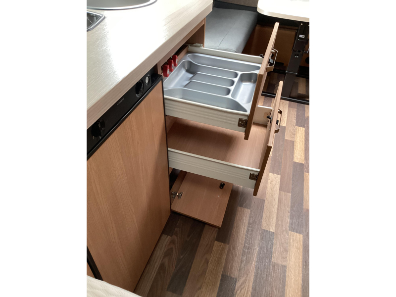 Knaus Sport 460 EU camas individuales foto: 13