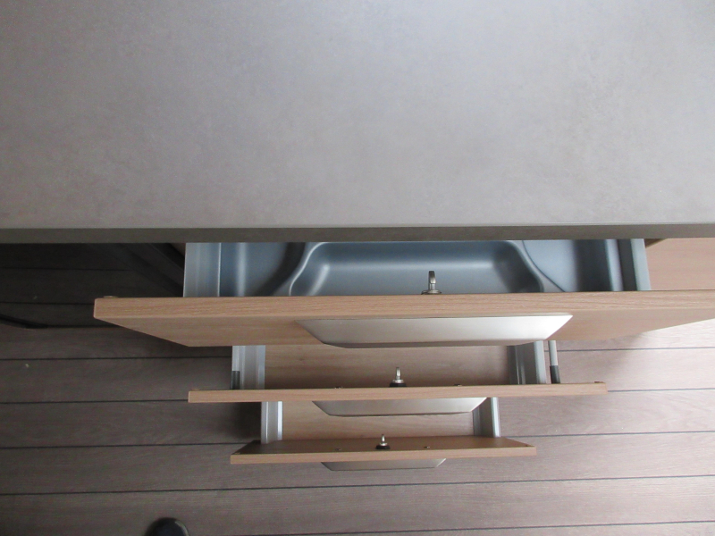 Knaus Sudwind Black Selection 420 QD COMPACT EN GROTE KEUKEN ! Foto: 10