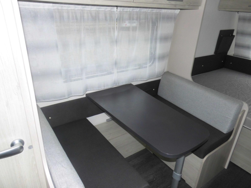Caravelair Antares 400 Auvent cassette. photo : 3