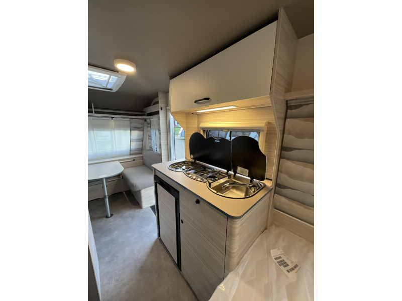 Dethleffs C'Joy Active 460 LE ENKELE BEDDEN-ACTIE MODEL  foto: 6