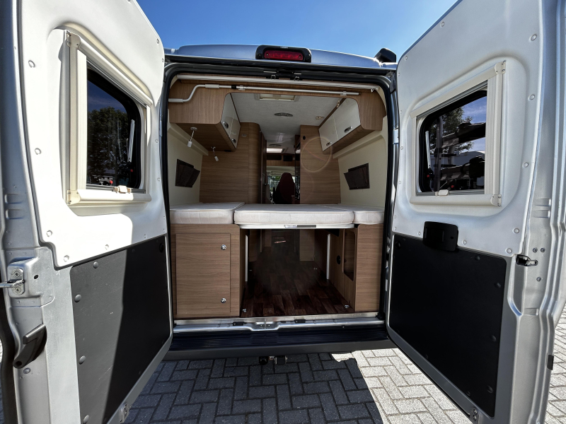 Karmann Davis 590 Transverse bed/2017/Euro6/Airco photo: 5
