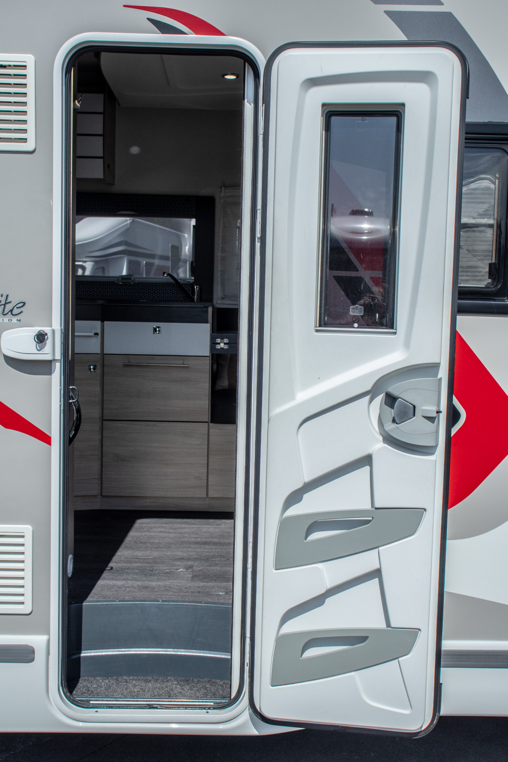 Challenger 337GA Graphite Edition VIP foto: 40