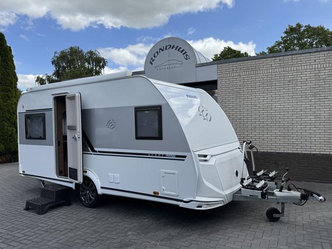 Knaus Sport 450 FU E-Power selection with French bed **Air conditioning/Cassette awning/Bicycle carrier/1st owner/New condition caravan** photo: 5