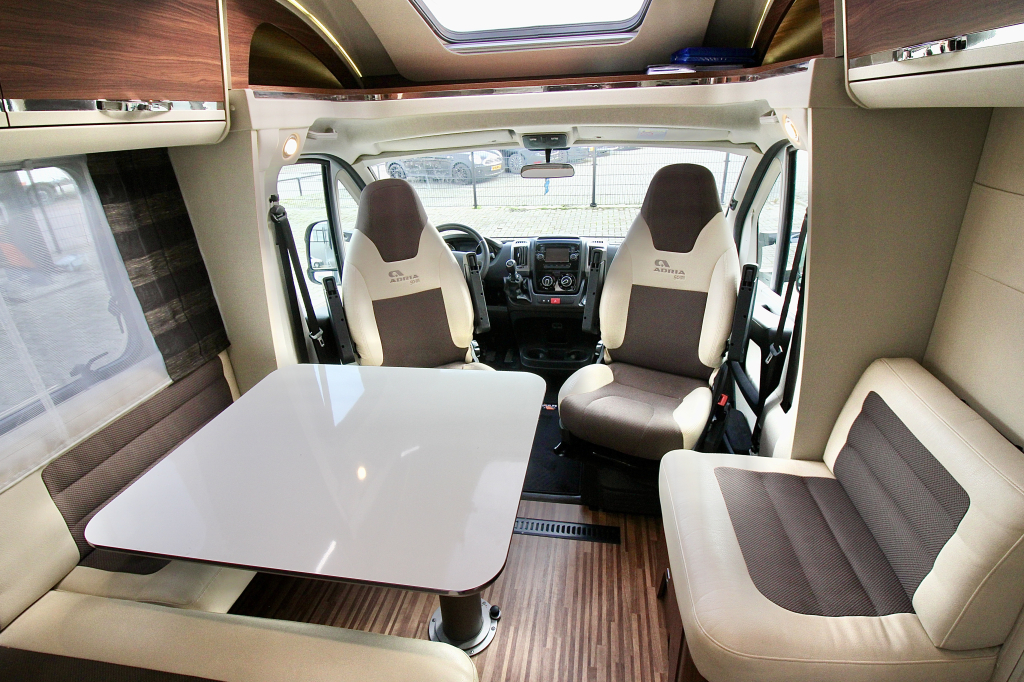 Adria Matrix M670SL foto: 8
