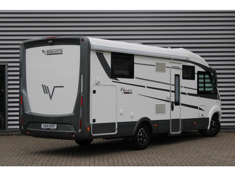 Mobilvetta K-Yacht 86 Lengtebedden Automaat TV  foto: 2