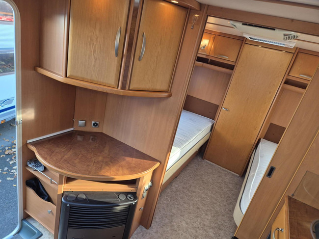 Fendt 560 GT Enkele bedden, Mover, Airco, Cassetteluifel etc foto: 14