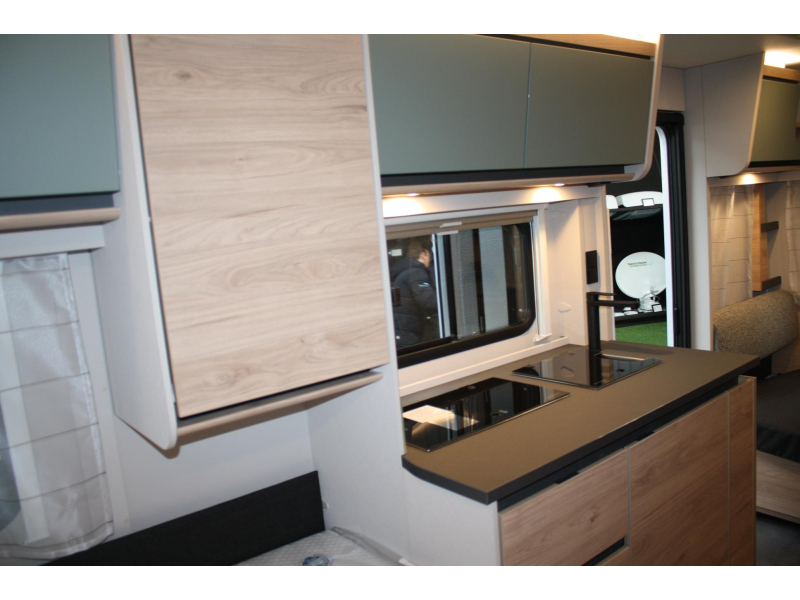 Dethleffs Camper 460 EL photo: 8