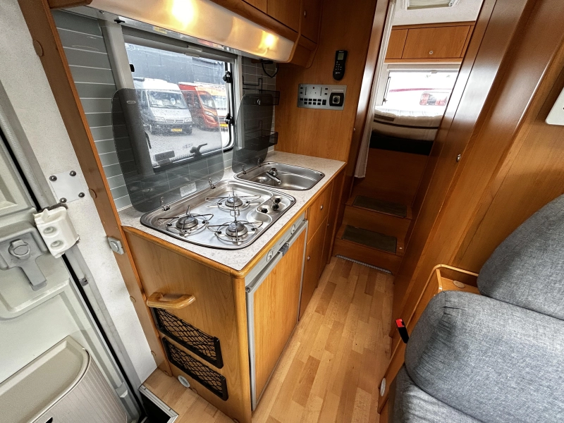 Weinsberg Orbiter 631 Dwarsbed/Alkoof/2004/6.3M  foto: 12