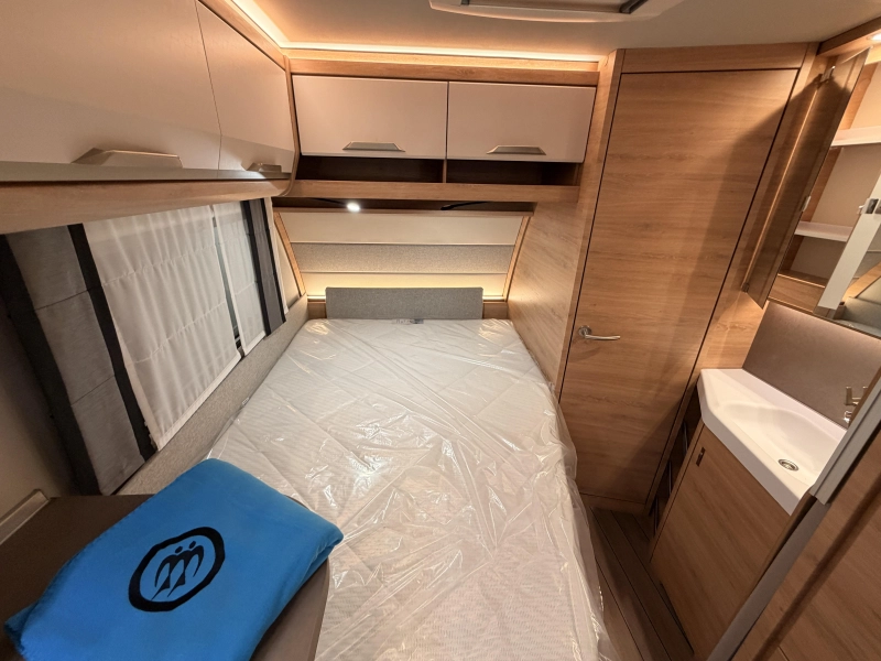 Knaus Sudwind Black Selection 450 FU +1700KG+Calefacci&oacute;n por suelo radiante foto: 9