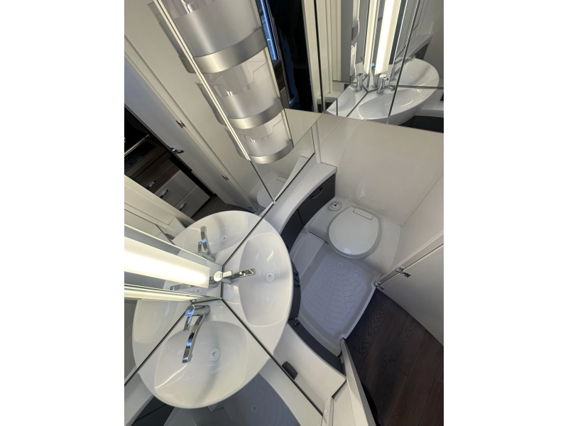 Hobby Excellent Edition 495 UL New | Action model 2025 photo: 12
