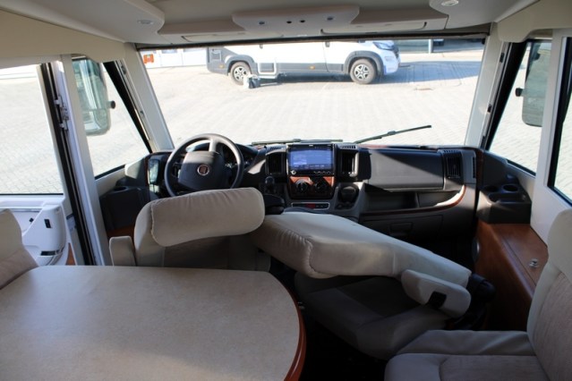 Carthago Chic C Line I 5.0 1e eigenaar Fiat 3.0 liter 160 pk 4250 kg chassis enkele bedden 5 zitplaatsen (122  foto: 56