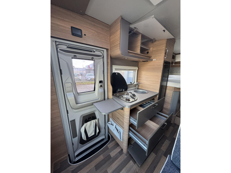 Weinsberg CaraLoft 650 MEG photo: 15