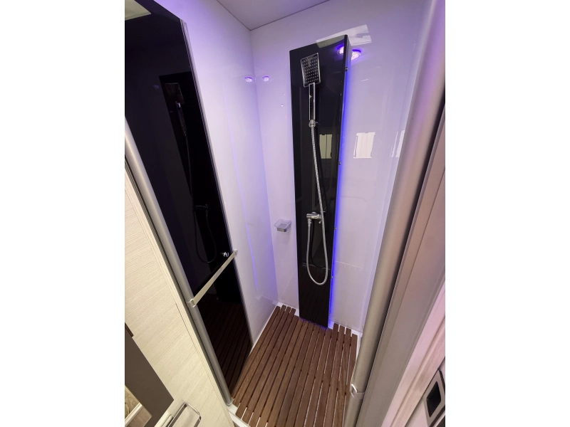Challenger Graphite 270 VIP Hefbed Enkele Bedden 2018  foto: 14