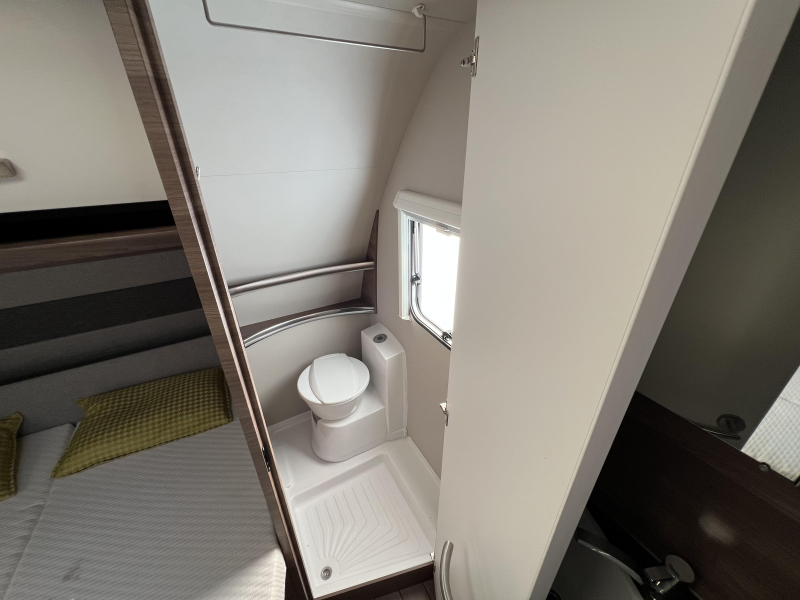Knaus Sport Silver Selection 540 FDK stapelbed , 5 persoons  foto: 12