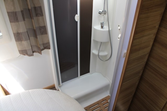 Robust Adria Matrix M 670 SK AUTOMATIC 5 belted seats Queen bed + pull-down bed (71 photo: 62