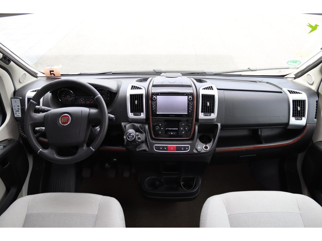 Carthago CHIC C-LINE T 4.9 150cv Multijet | Camas individuales | Inversor | Suspensi&oacute;n neum&aacute;tica | Paneles solares | Toldo | Ducha exterior | Portabicicletas foto: 21
