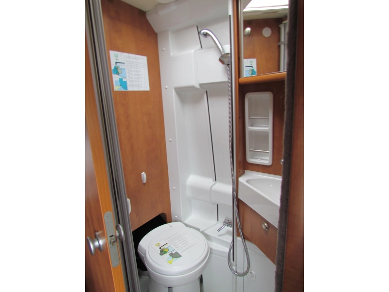 Malibu Van Comfort 640 LE Single Beds, photo: 6