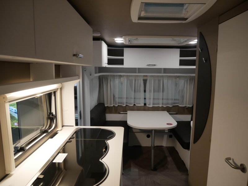 Dethleffs C'Go 475 EL FREE mover and awning photo: 12