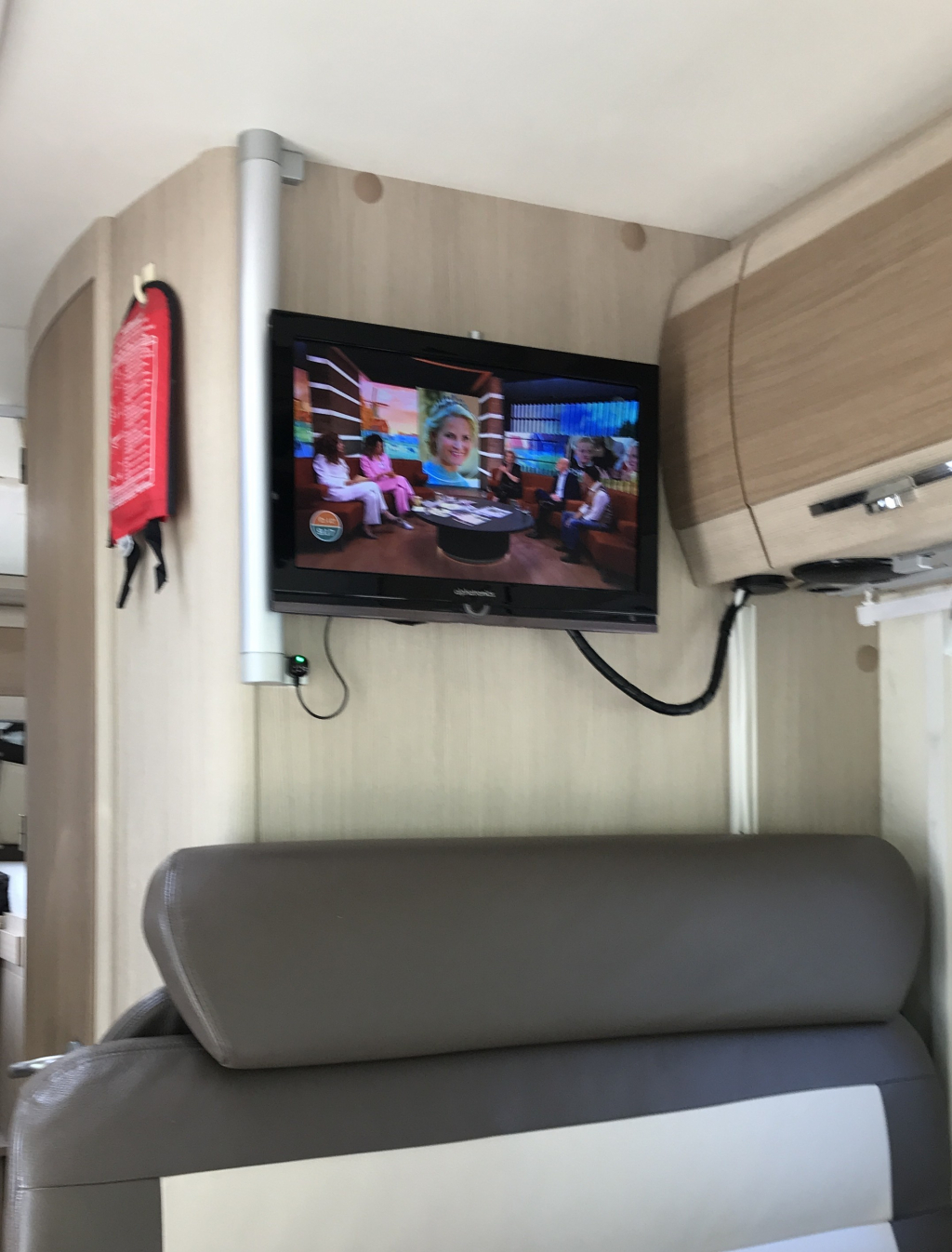 Bürstner Viseo i 690 # level systeem # Enkele bedden & Hefbed # foto: 10